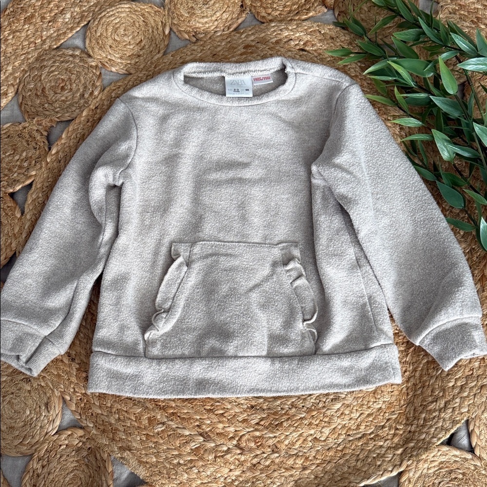 Zara Beige Pullover Sweatshirt. Size 2-3